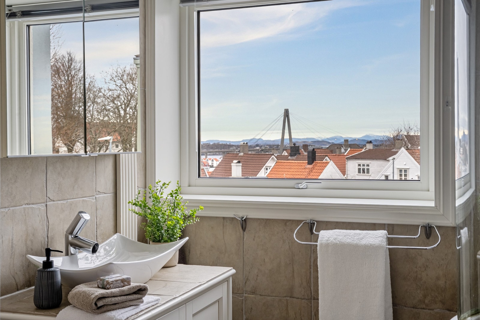 Flott utsikt fra bad også. Galleribilde