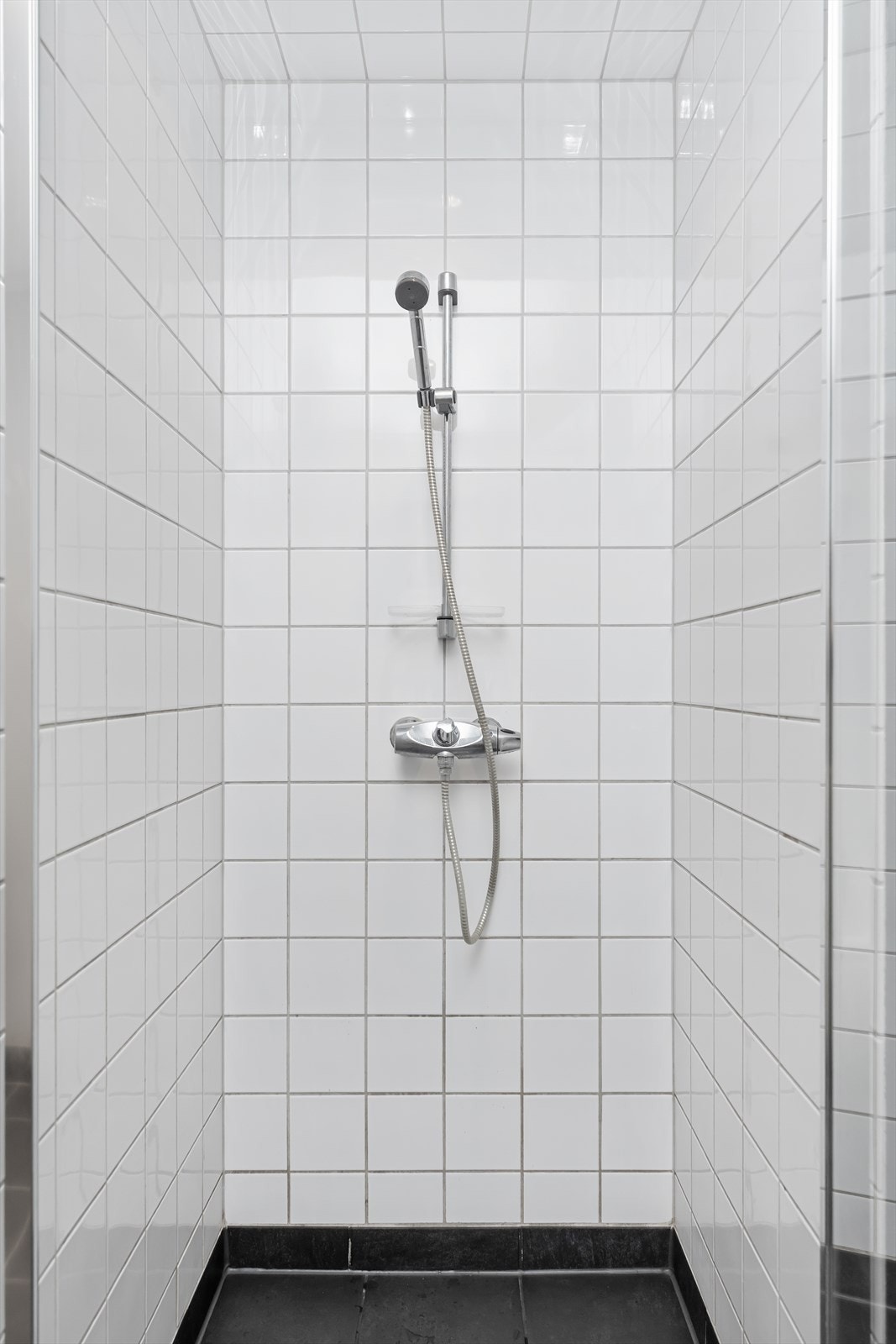 I 2023 ble det installert ny dør og lagt nye fliser i dusjnisjen. Galleribilde