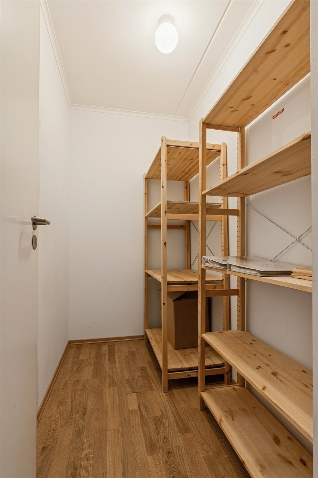 Leiligheten har innvendig bod for funksjonell lagringsplass. Det er også bod i garasjeanlegget Galleribilde