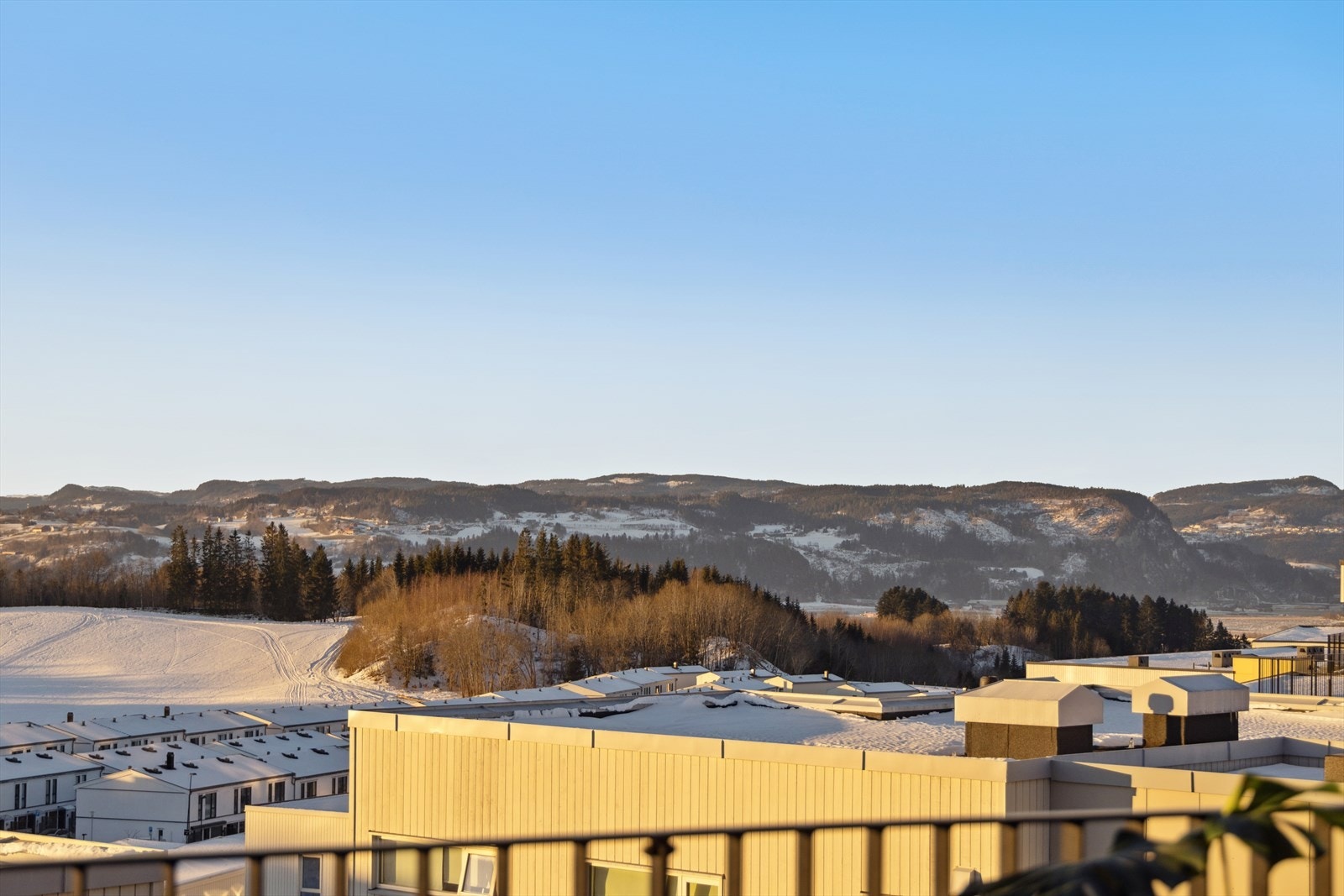 Flott utsikt over nærliggende områder. Galleribilde