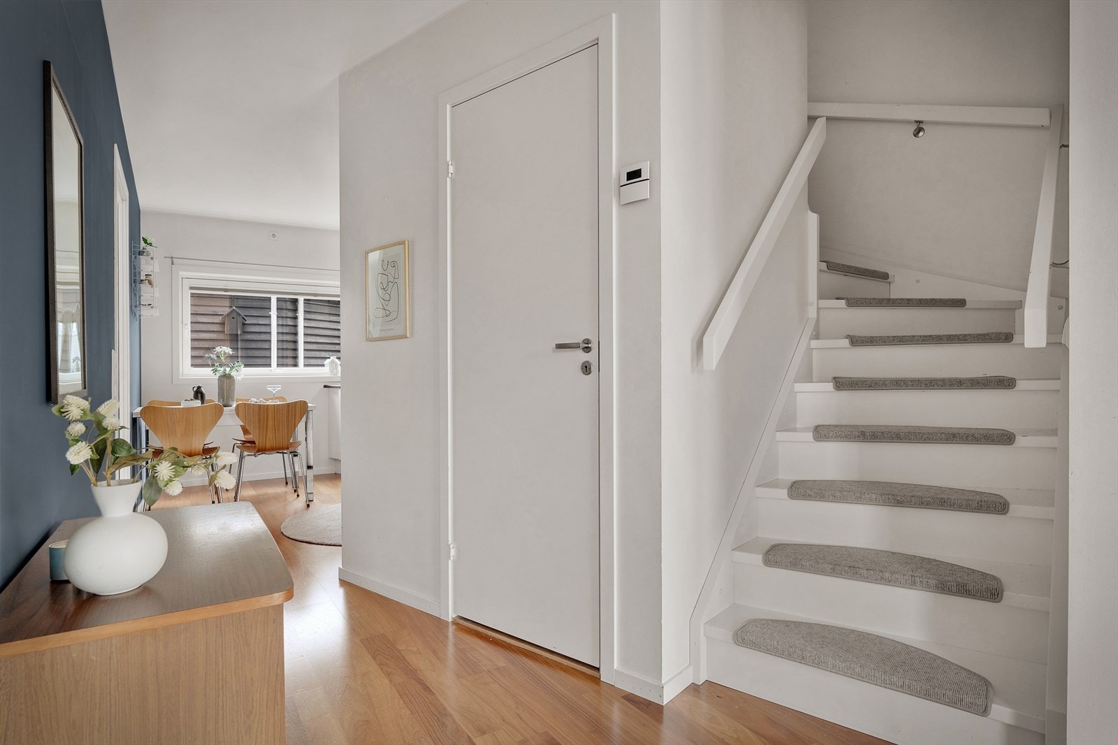 Det er vannbåren gulvvarme i hele første etasje Galleribilde