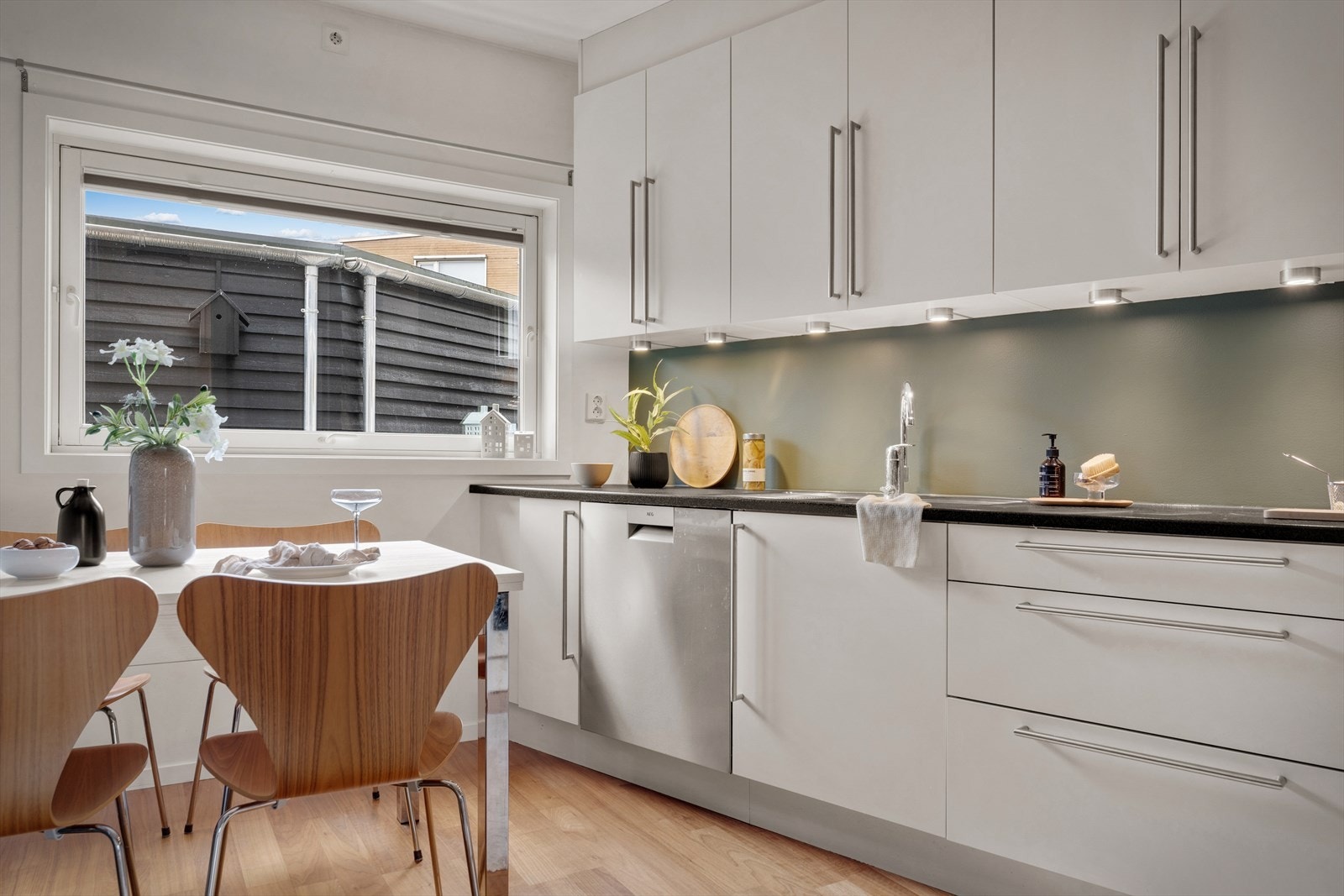 Plass til en spisegruppe på kjøkkenet Galleribilde