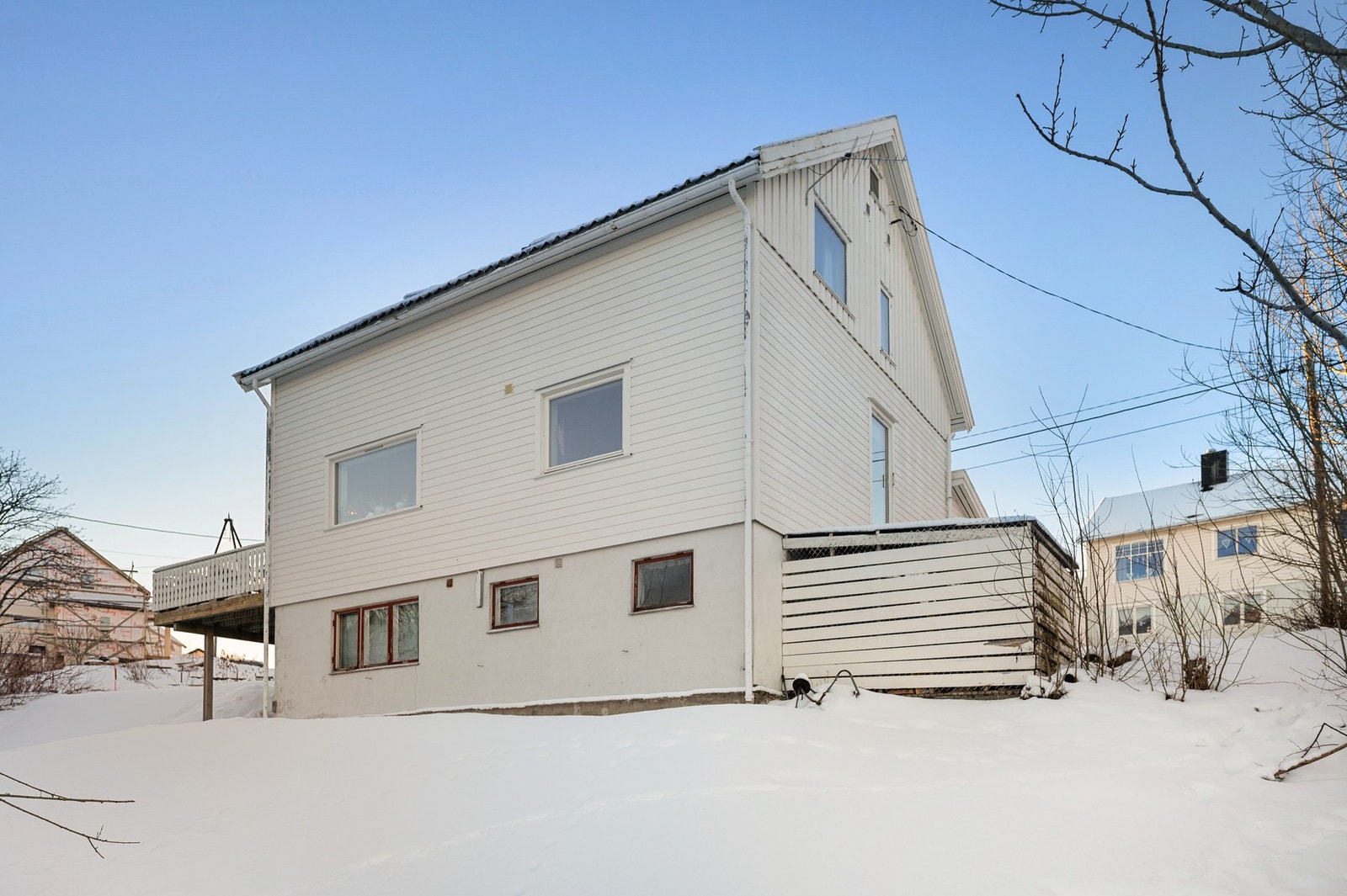 Yttervegg mot øst utvendig renovert i 2016 Galleribilde