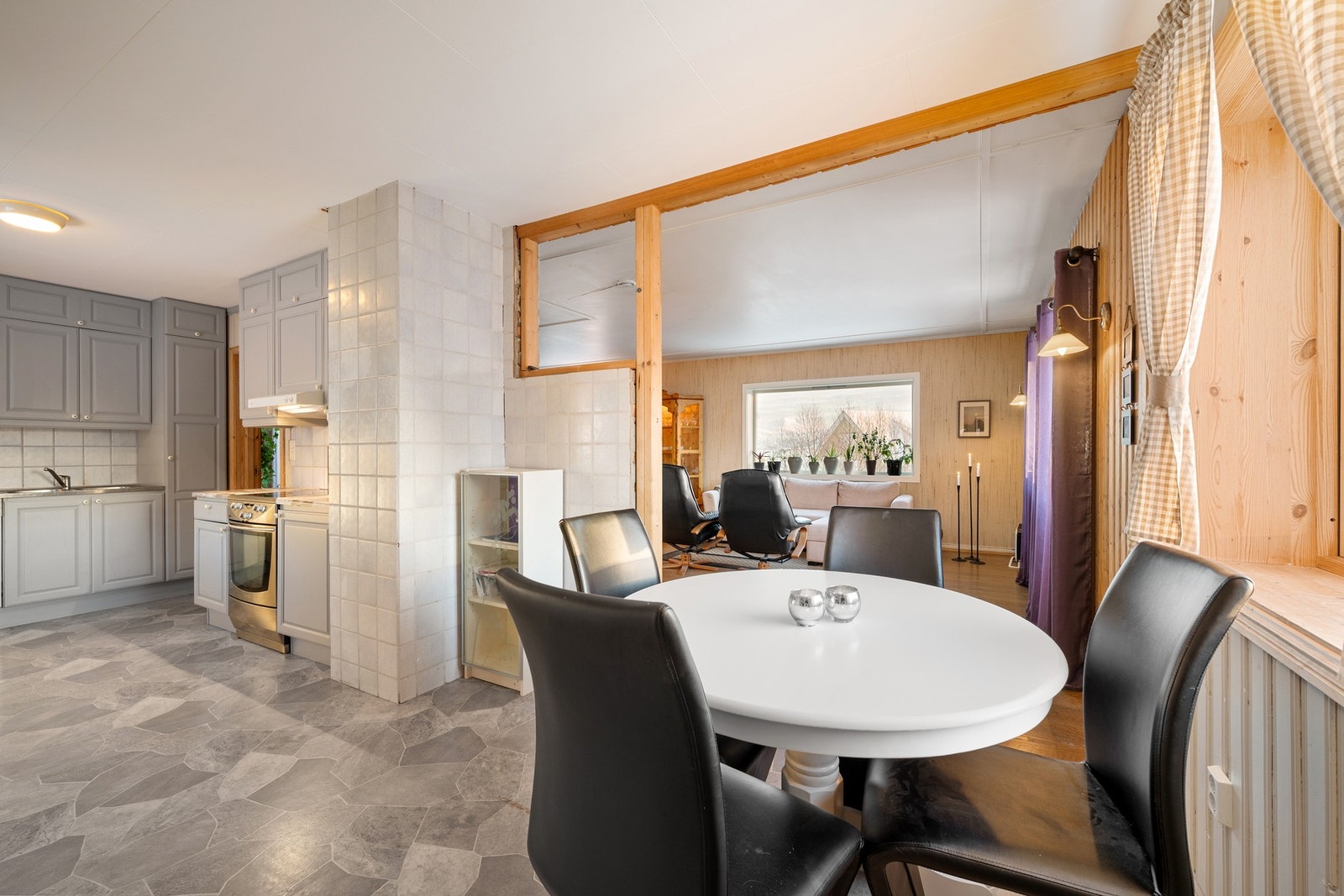 Spiseplass på kjøkken Galleribilde