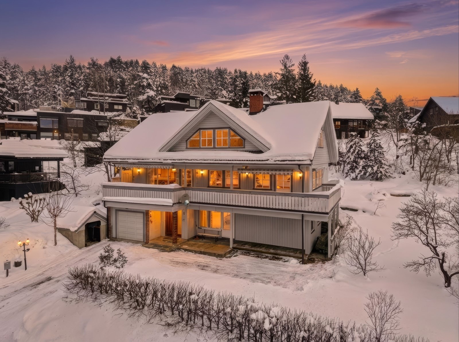Eiendomsmegler Lars Bredeveien presenterer en innholdsrik enebolig med gode utsiktsforhold på Sulusåsen i Kongsberg. Velkommen til Camilla Colletts vei 18! Fotograf: Arild Brun Kjeldaas. Galleribilde