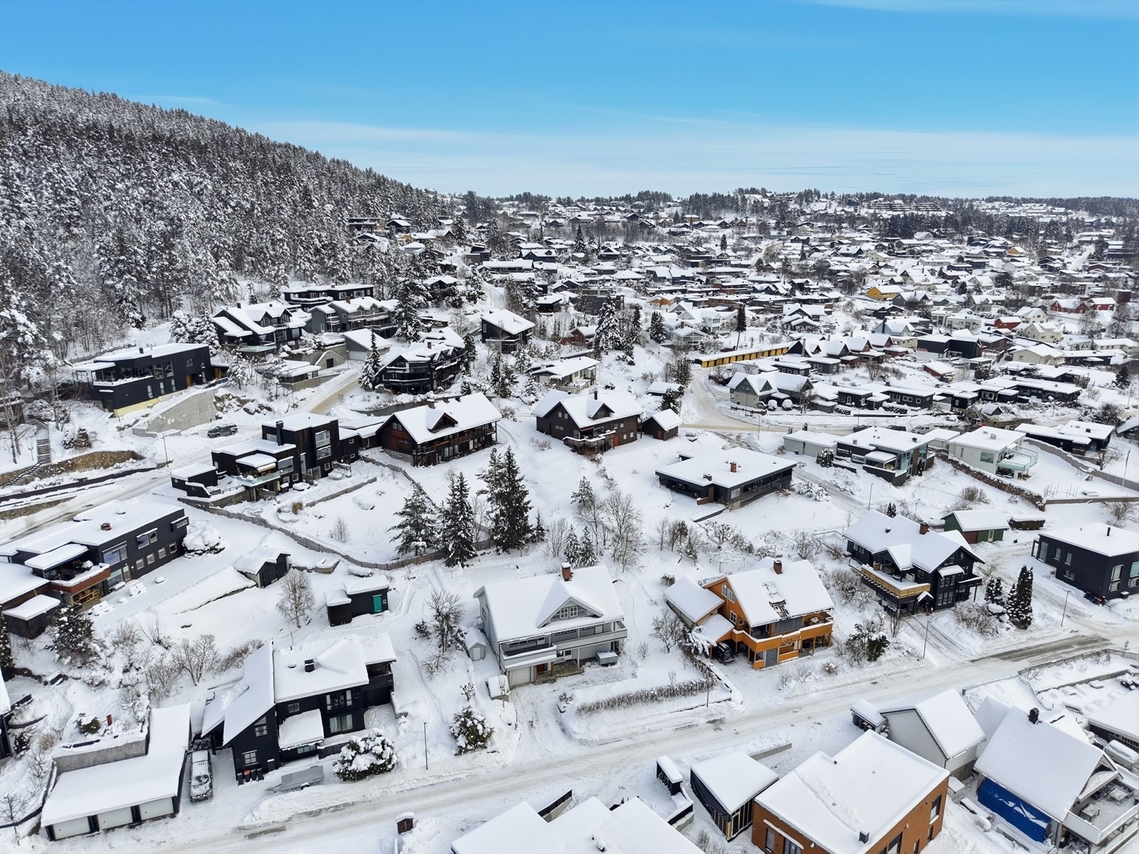 Tiltalende enebolig med fin utsikt i attraktivt boligområde! Galleribilde