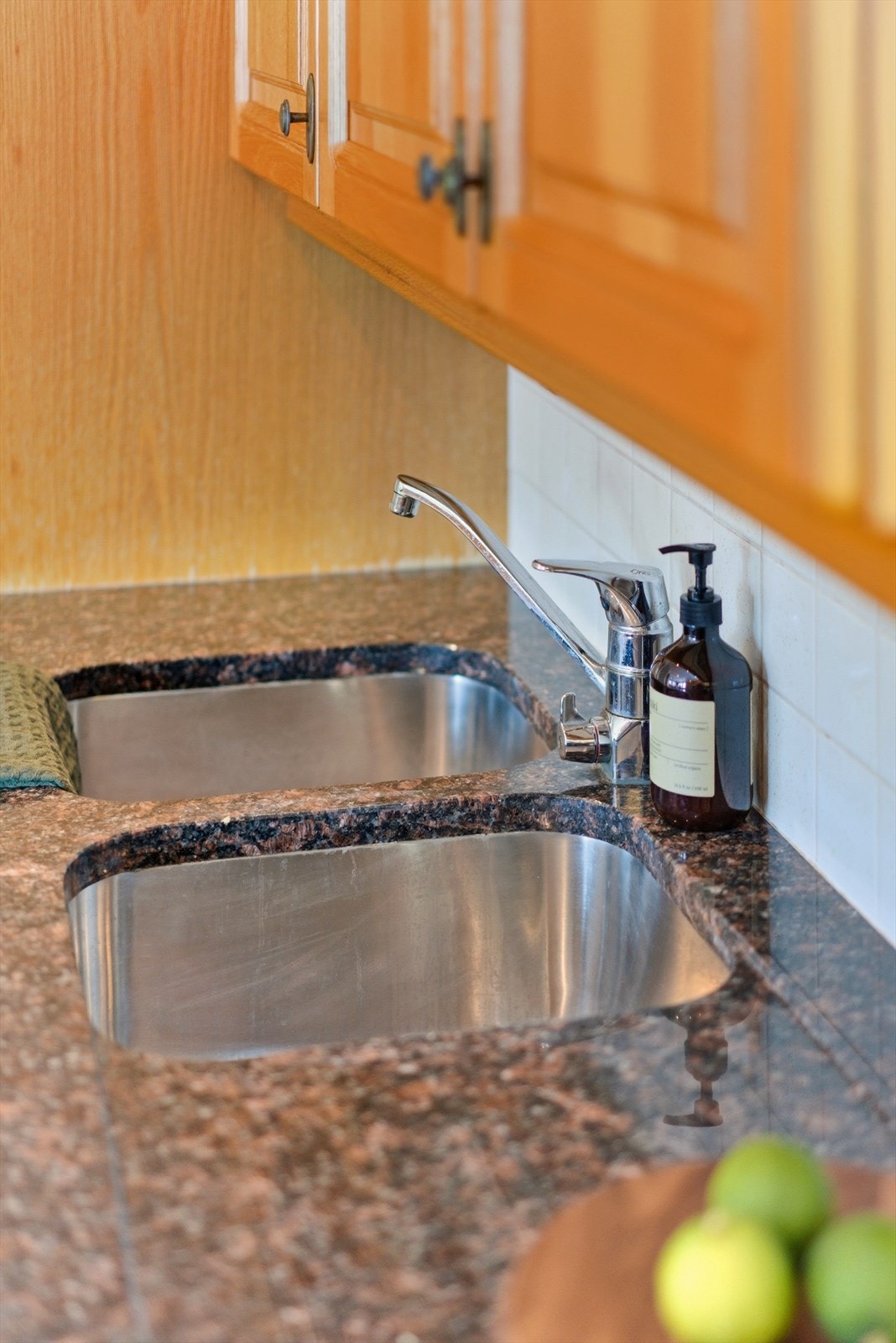 Dobbel vaskekum i stål. Galleribilde