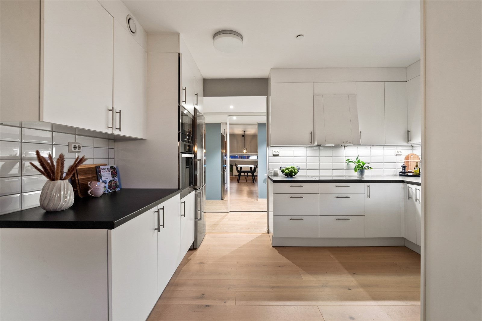 Kjøkkenet har komfyrvakt og lekkasjestopper. Galleribilde