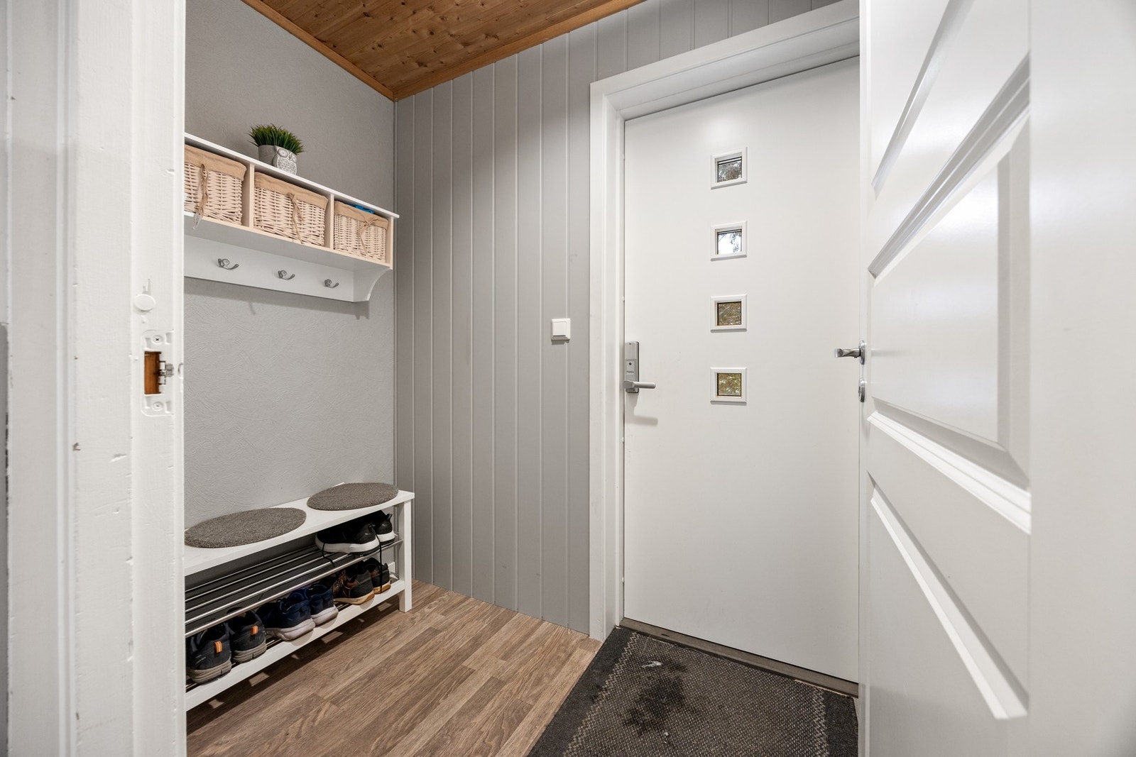 Entré - 2,5 kvm. Galleribilde