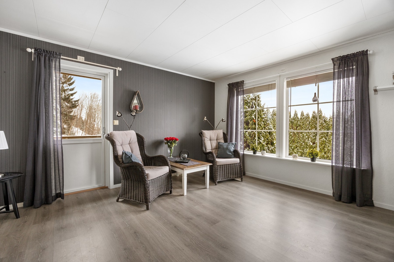 Det er oppvarming fra vedfyring og elektrisitet Galleribilde