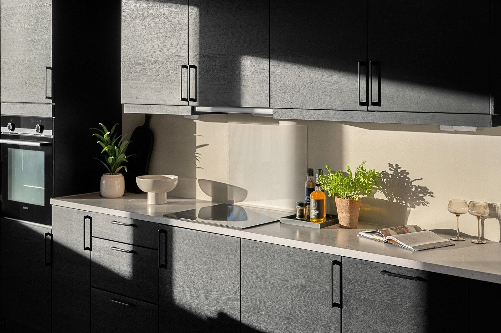 Godt med skap- og benkeplass. Galleribilde