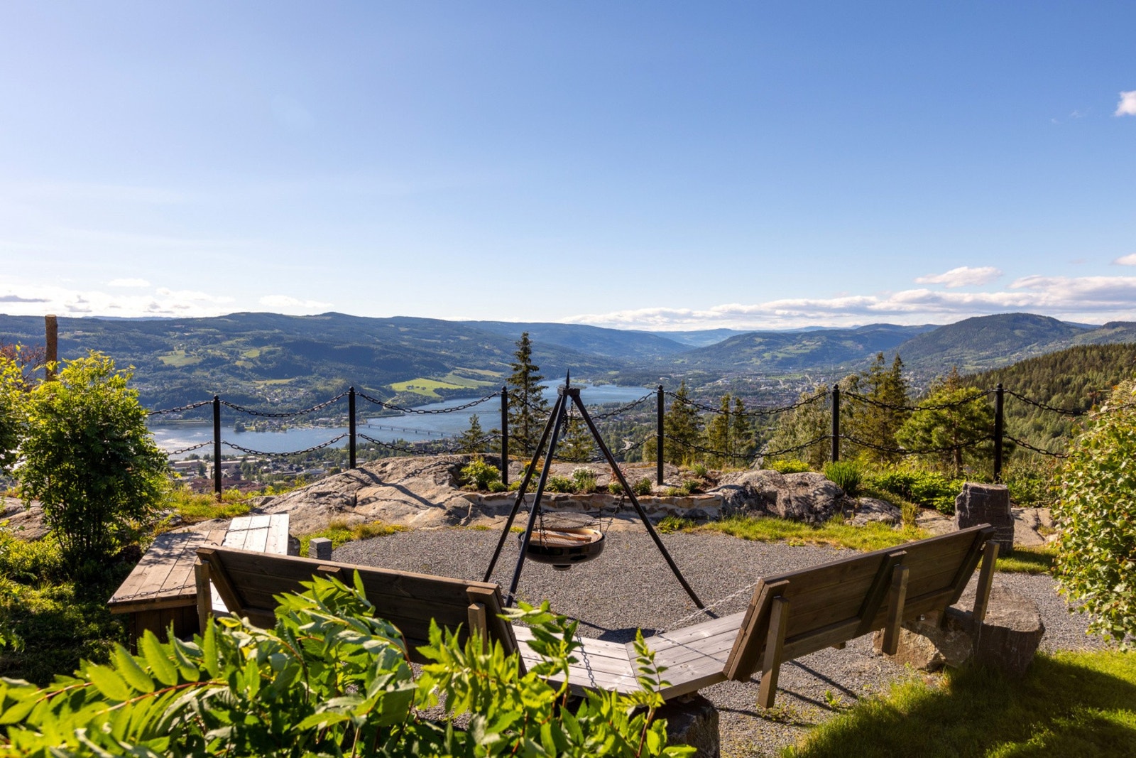 Flotte, opparbeidende fellesarealer på sameiets grunn. Galleribilde