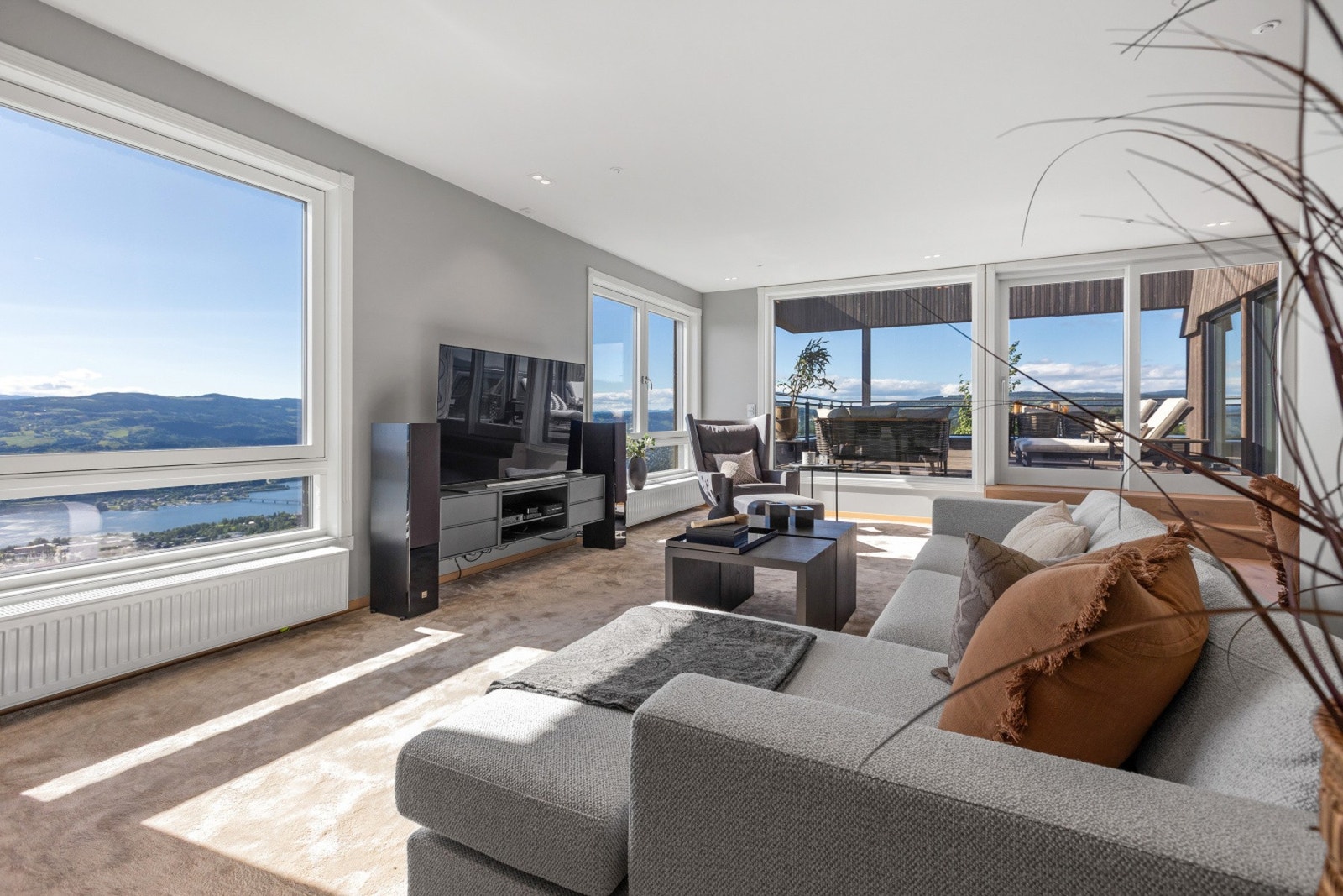 Leiligheten oppvarmes med radiatorvarme tilknyttet fjernvarmeanlegg. Galleribilde