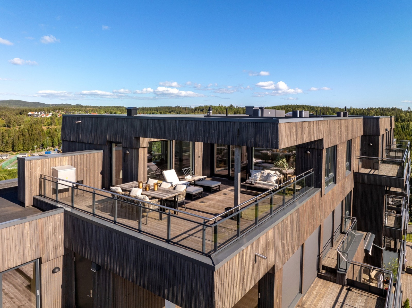 Velkommen til toppleiligheten på Solhøgdavegen 49. Galleribilde