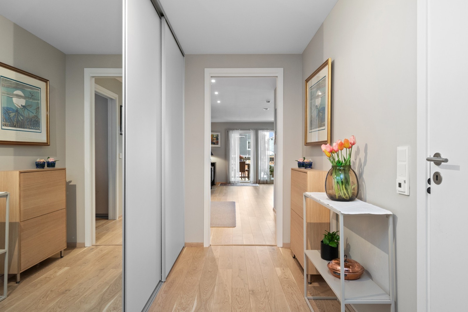 Lyse overflater gir et moderne uttrykk. Galleribilde