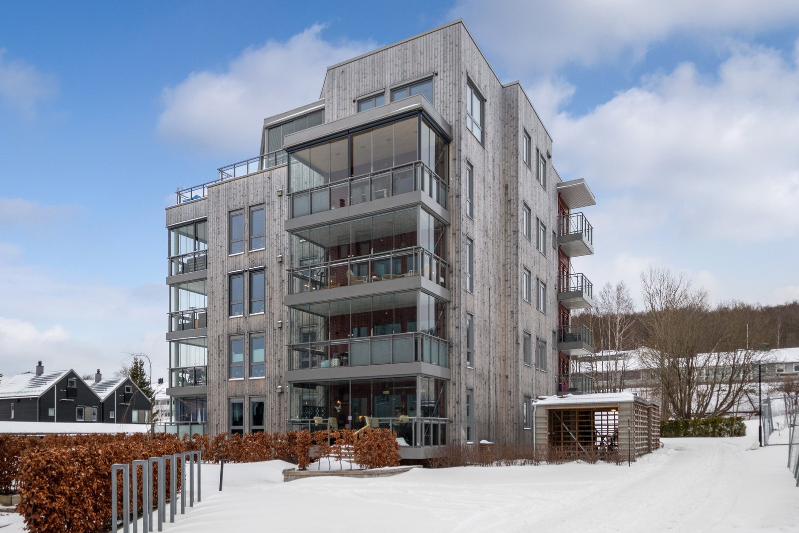 Eie Tønsberg v/ Hanna Sundby presenterer Bærefjellveien 10! Foto: Bjørn Kjærra. Galleribilde