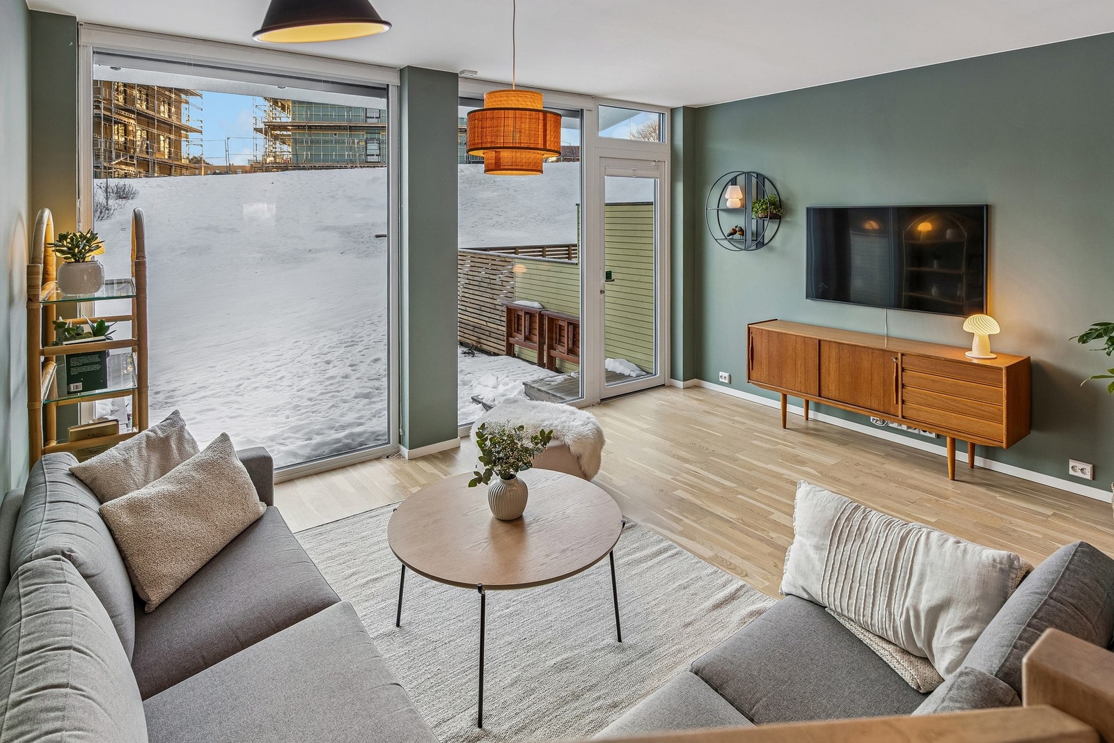 Direkte adkomst til terrasse forlenger oppholdsarealet i sommerhalvåret. Galleribilde