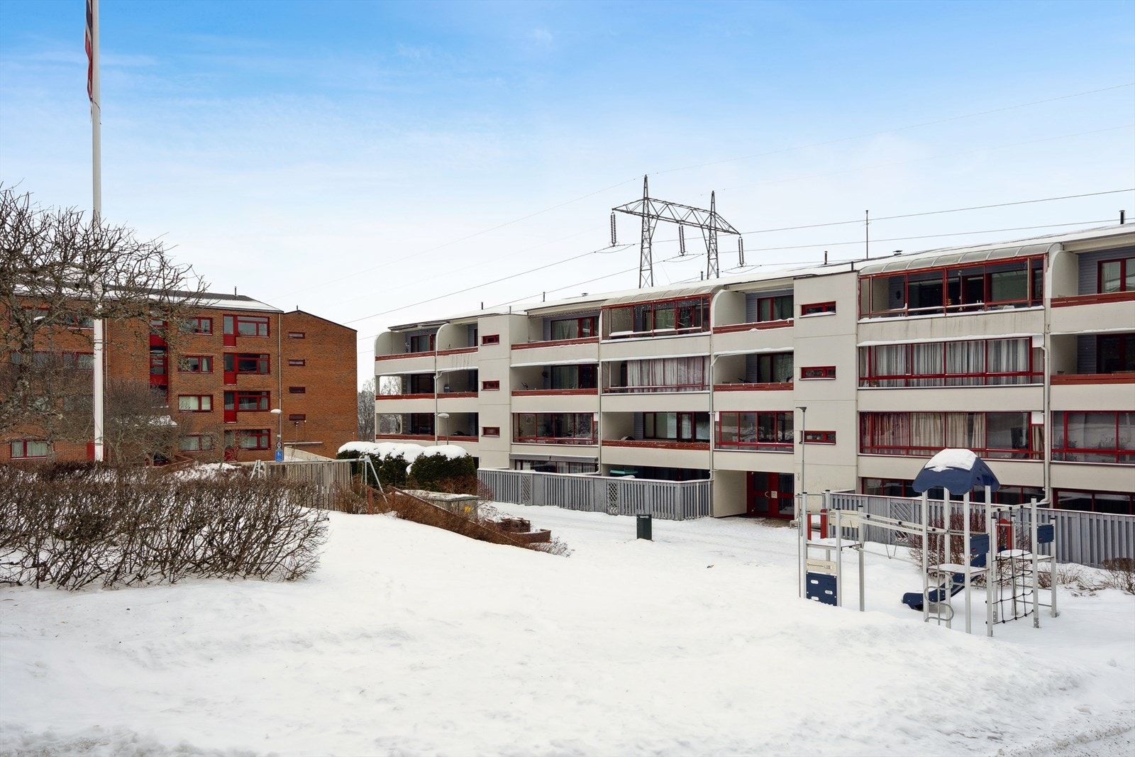 Lutvannkollen Borettslag er et veldrevet og attraktivt borettslag med rolige og trivelige omgivelser. Galleribilde
