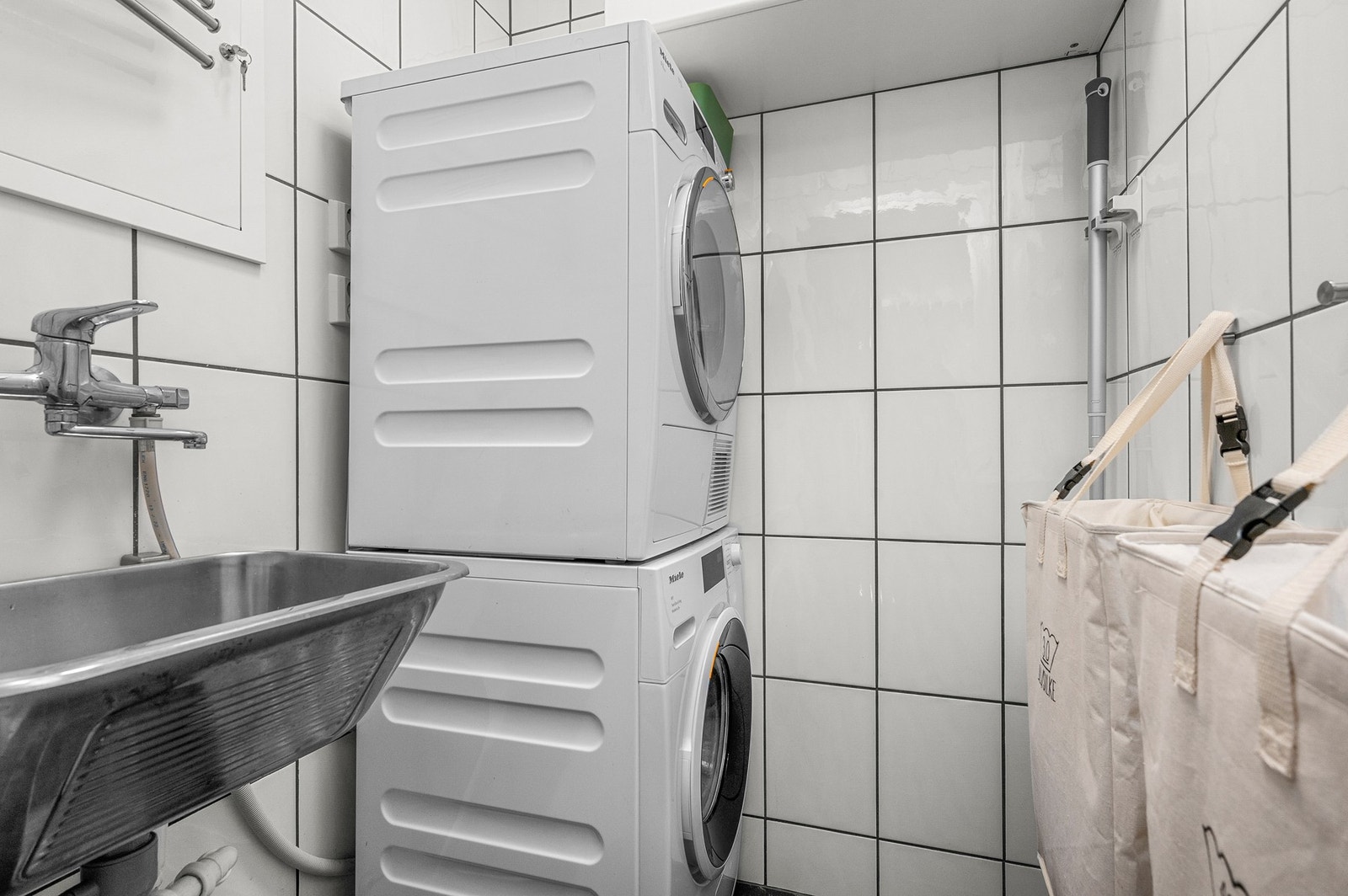 Praktisk vaskerom ved inngangsparti. Galleribilde