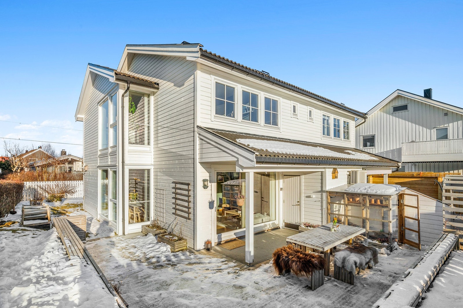 I tilknyting til terrassen er det også en utebod på 2m2. Galleribilde