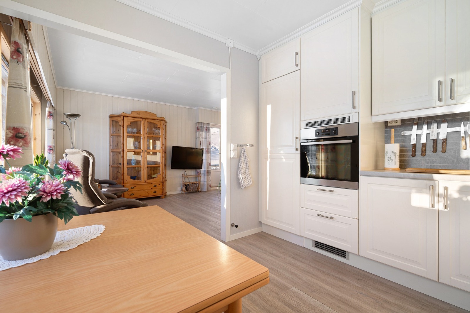 Integrert stekeovn og kjøleskap medfølger Galleribilde