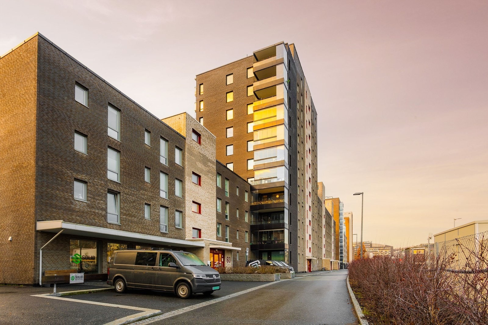 Sameiet består av 118 boligseksjoner og en næringsseksjon. Galleribilde