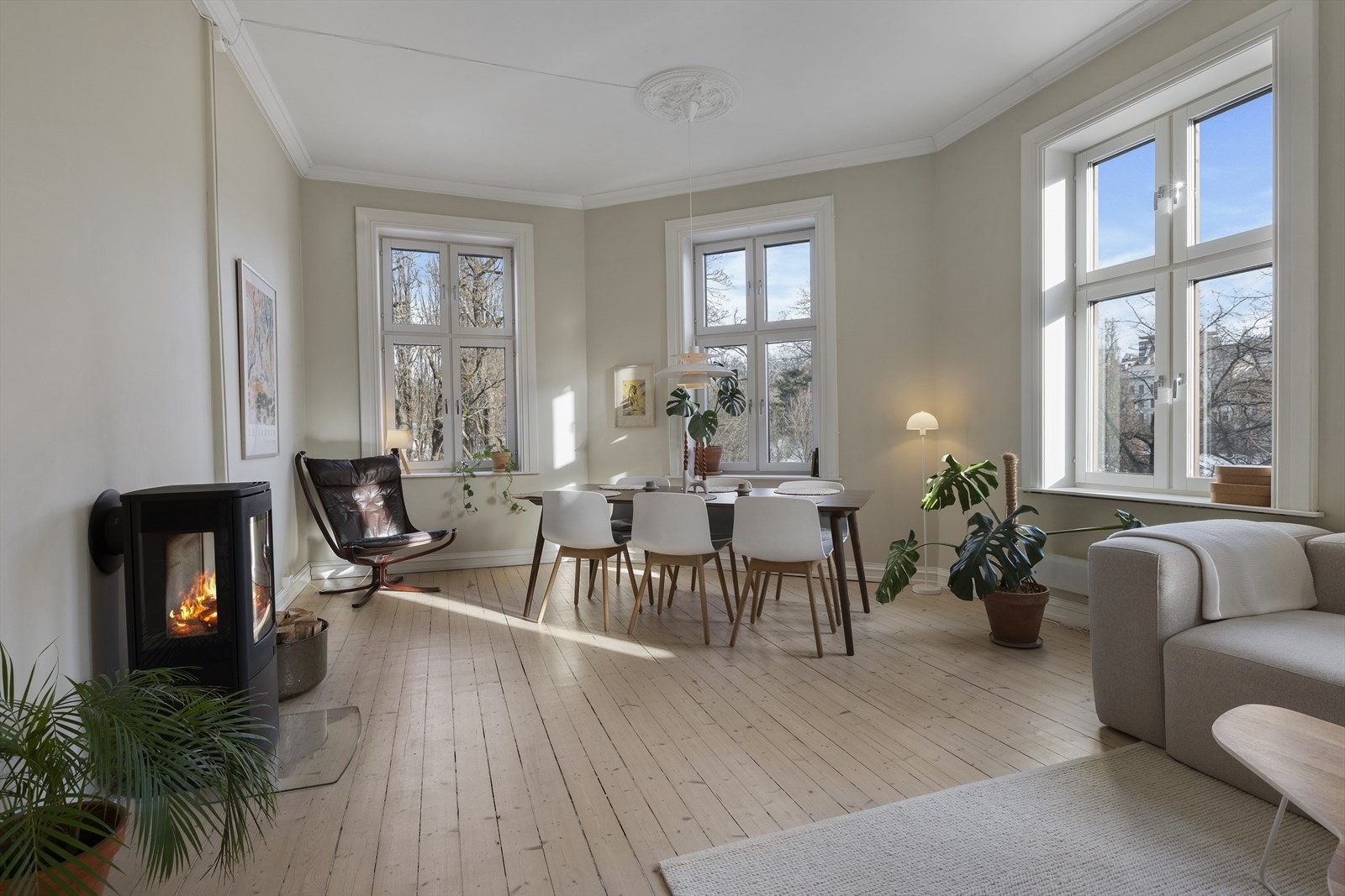 Topp- og hjørneleilighet med god takhøyde på 3,10 m Galleribilde