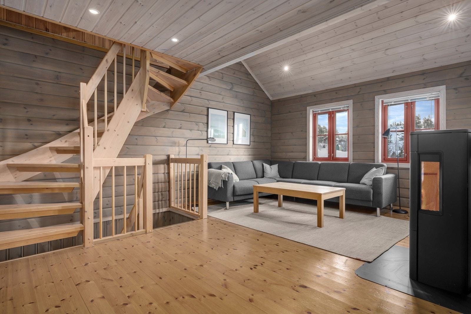 Romslig og luftig stue. Galleribilde