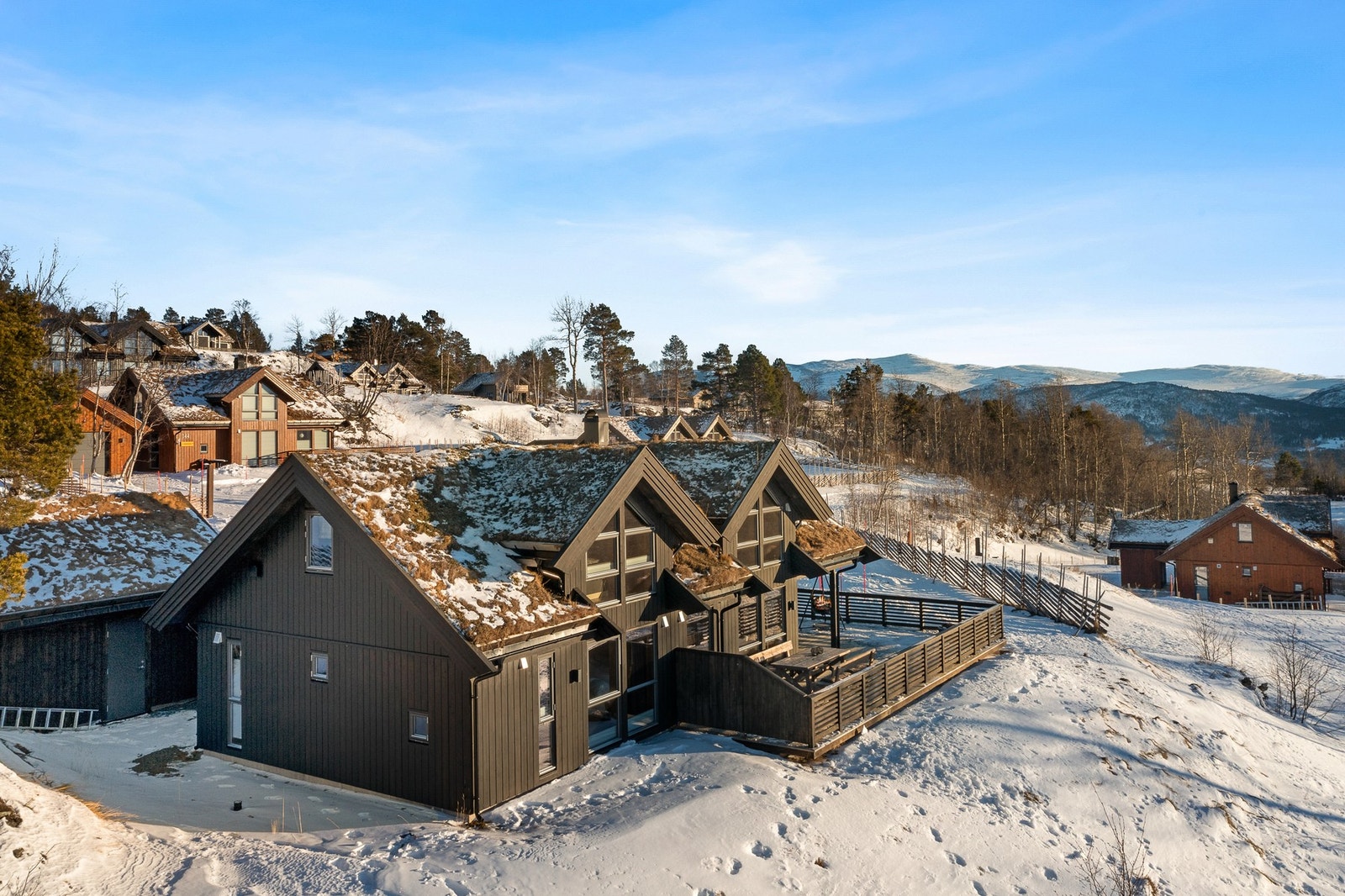 Hytta ligger veldig fint til med friområde foran seg. Galleribilde