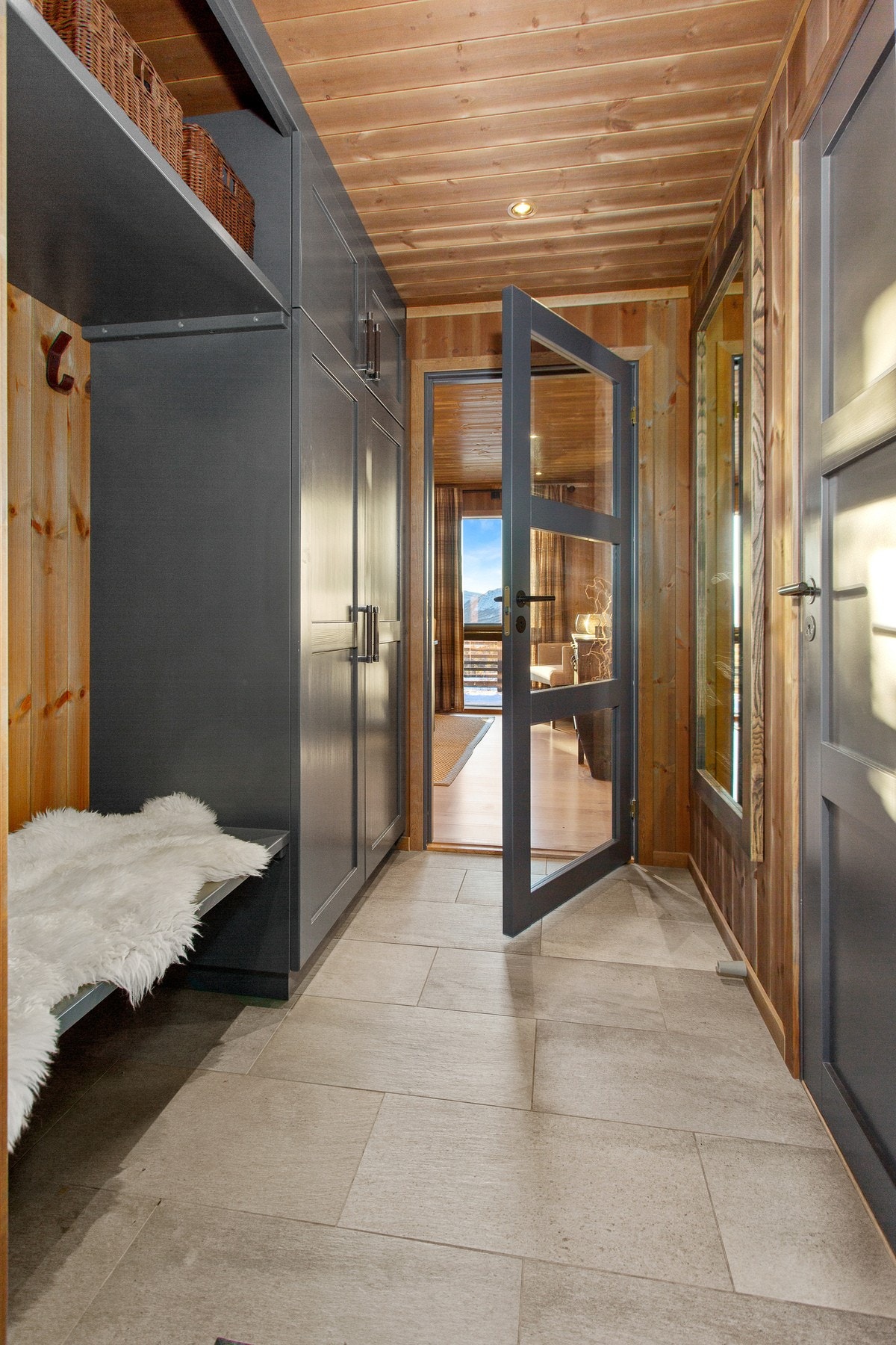 Velkommen inn! Gulvvarme og skap i heltre bygd av Bakkens
Treprodukter fra Vinstra. Galleribilde