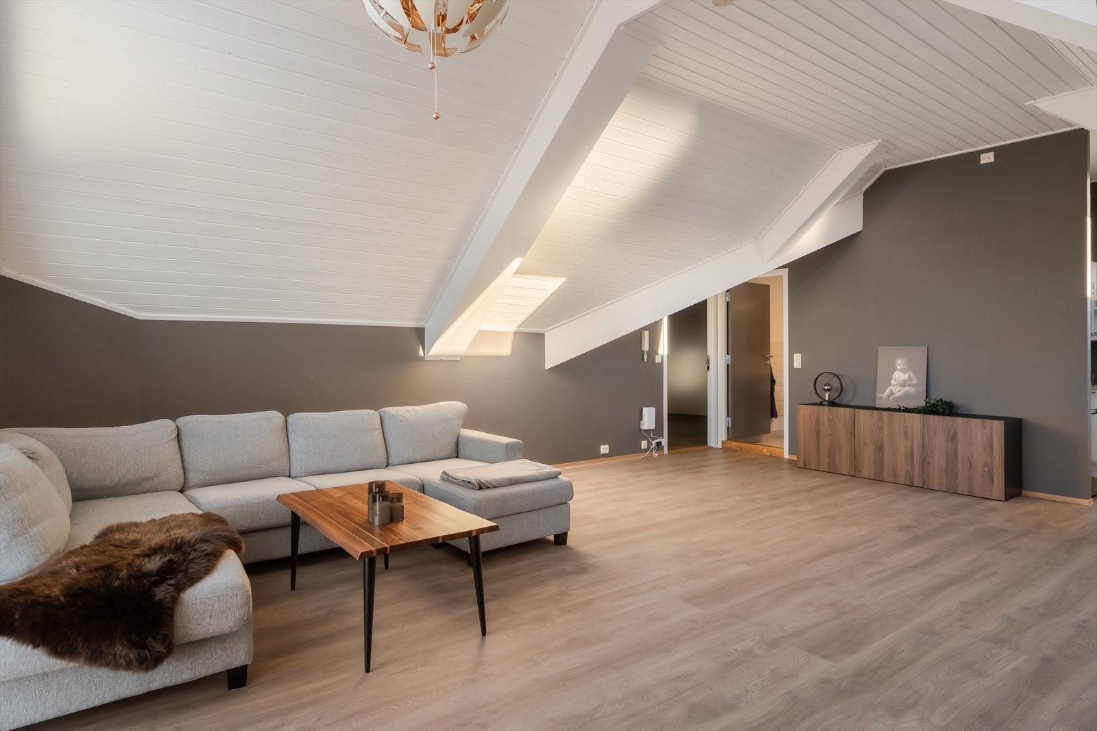 4026-3-1_048.jpg Galleribilde