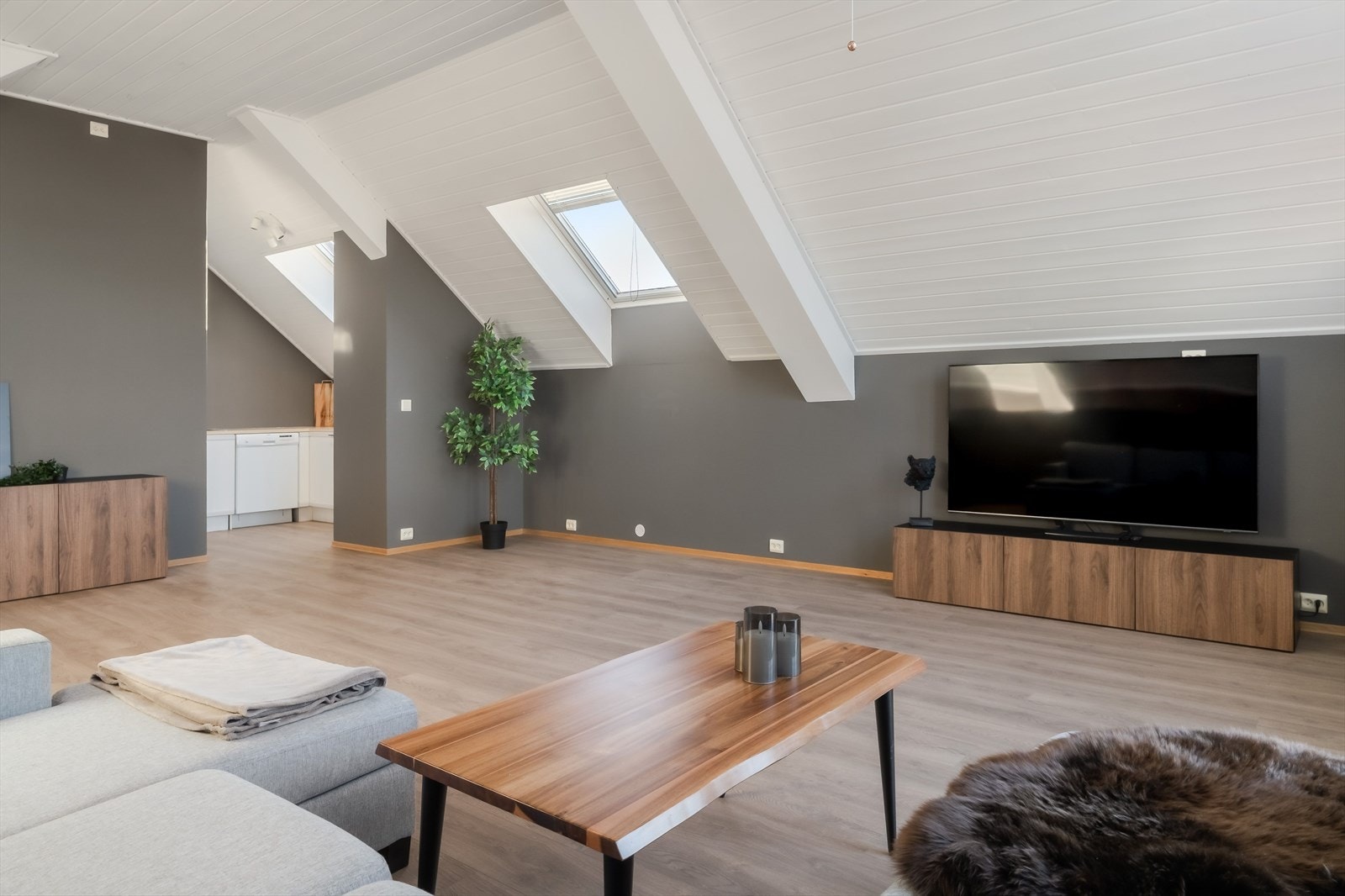 4026-3-1_054.jpg Galleribilde