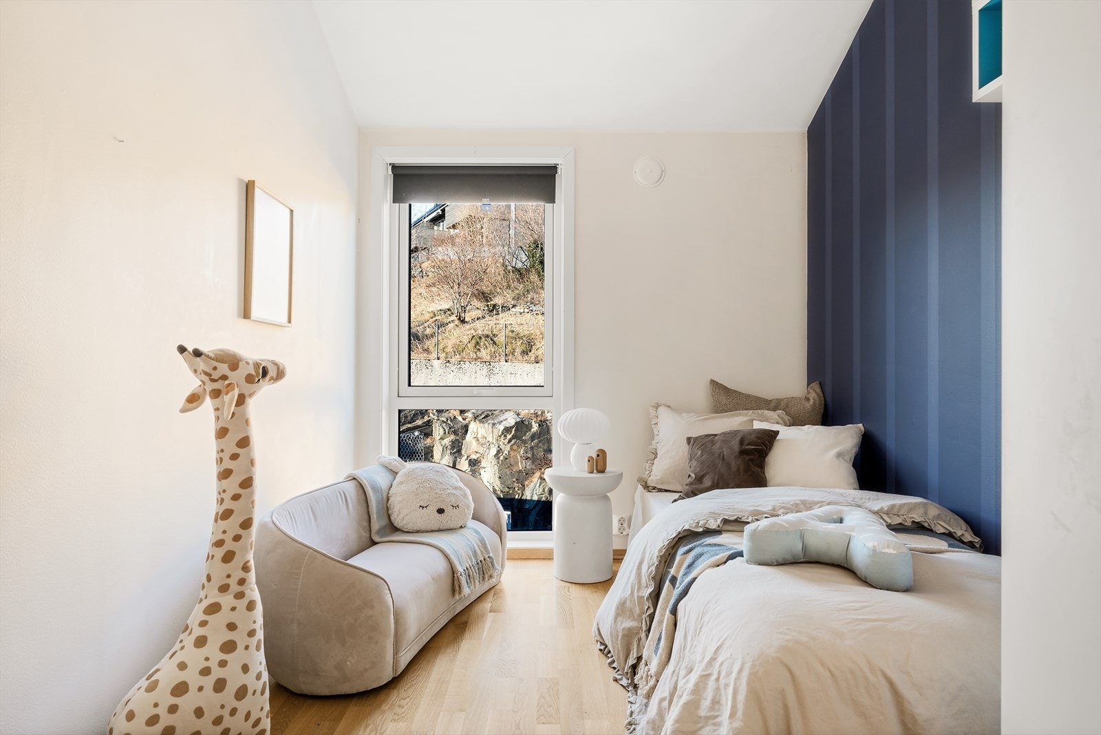 Soverom nr. 3 kan benyttes som barnerom, gjesterom eller hjemmekontor. Galleribilde