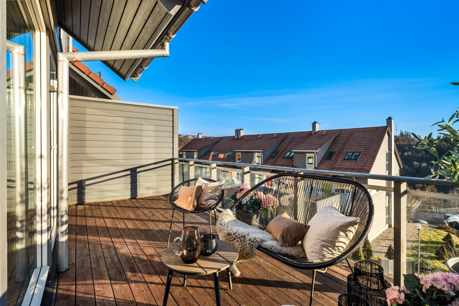 God plass for utemøblering på altanen. Galleribilde