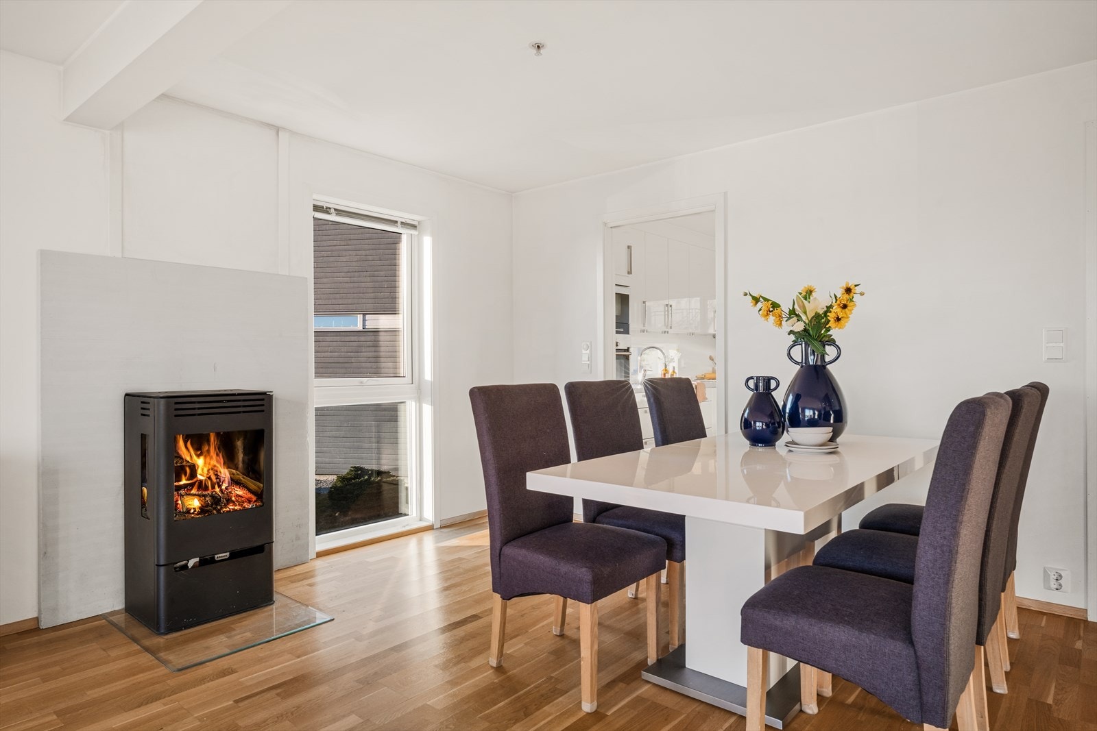 Peisen sørger for en behagelig temperatur året rundt. Galleribilde