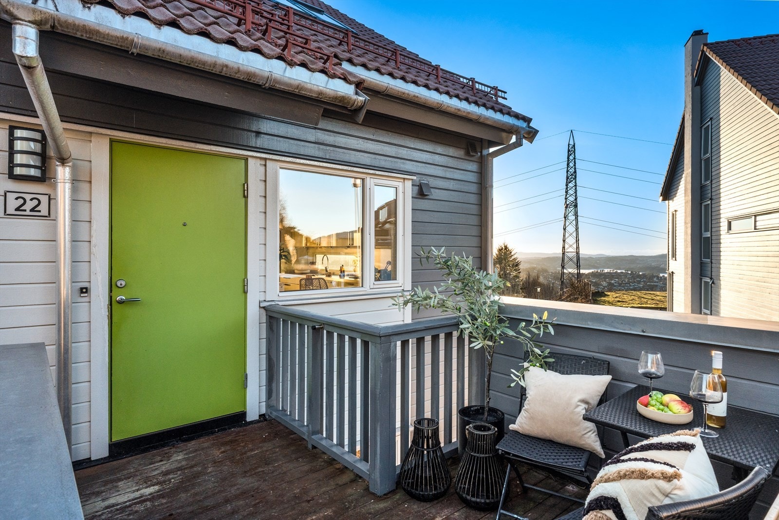 Ved inngangspartiet er det en veranda på ca. 9 m². Galleribilde