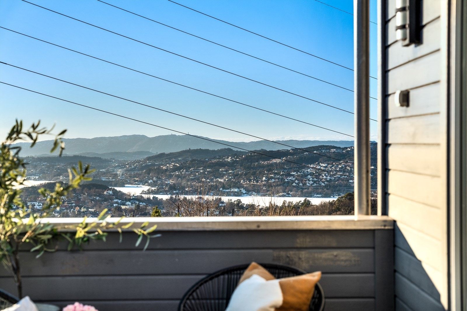 Her får du panoramautsikt over Fana, Nordåsvannet og Bønes med Sotra som bakteppe. Galleribilde