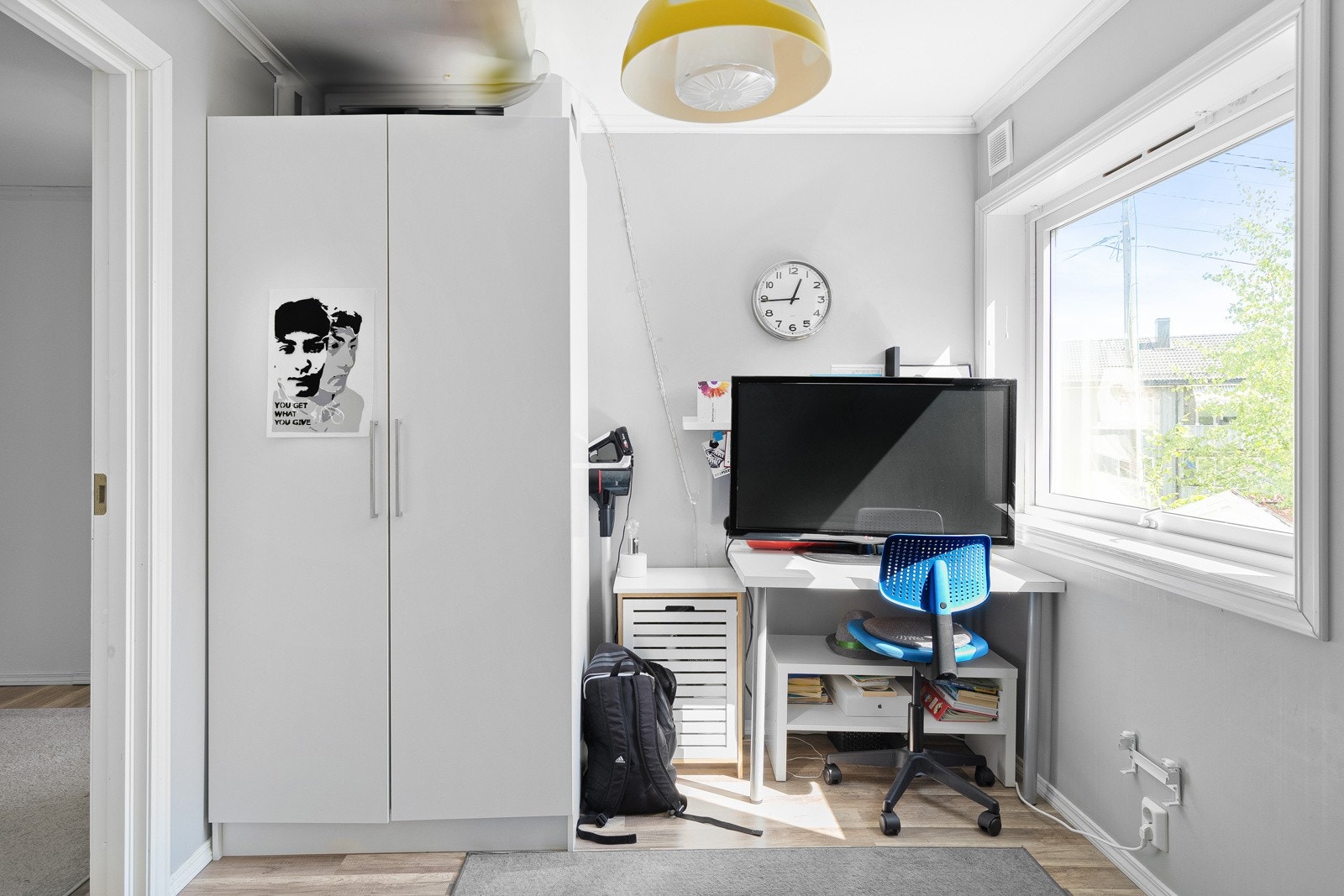 Alle rommene har laminatgulv og malte gipsvegger i behagelige, nøytrale farger som gir en lun og moderne atmosfære. Galleribilde