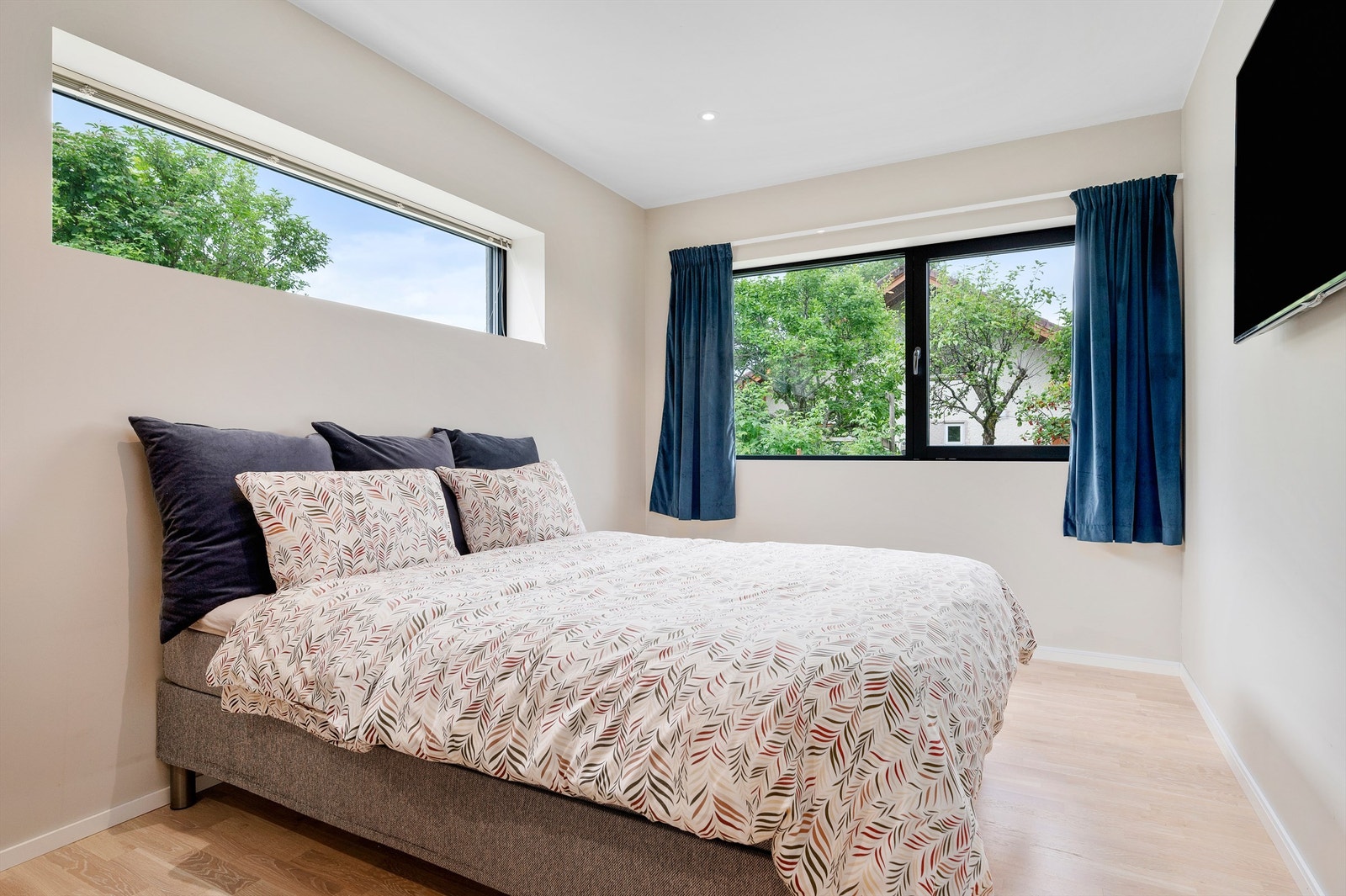 Underetasjen har også et soverom som måler hele 18 kvm. Galleribilde