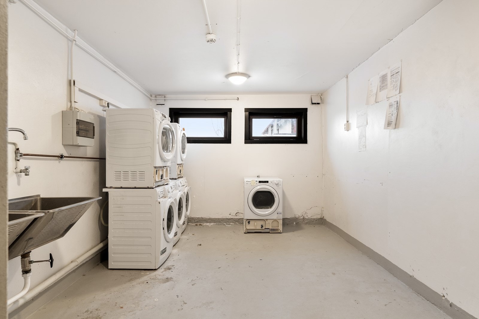 Felles vaskerom i kjeller. Galleribilde