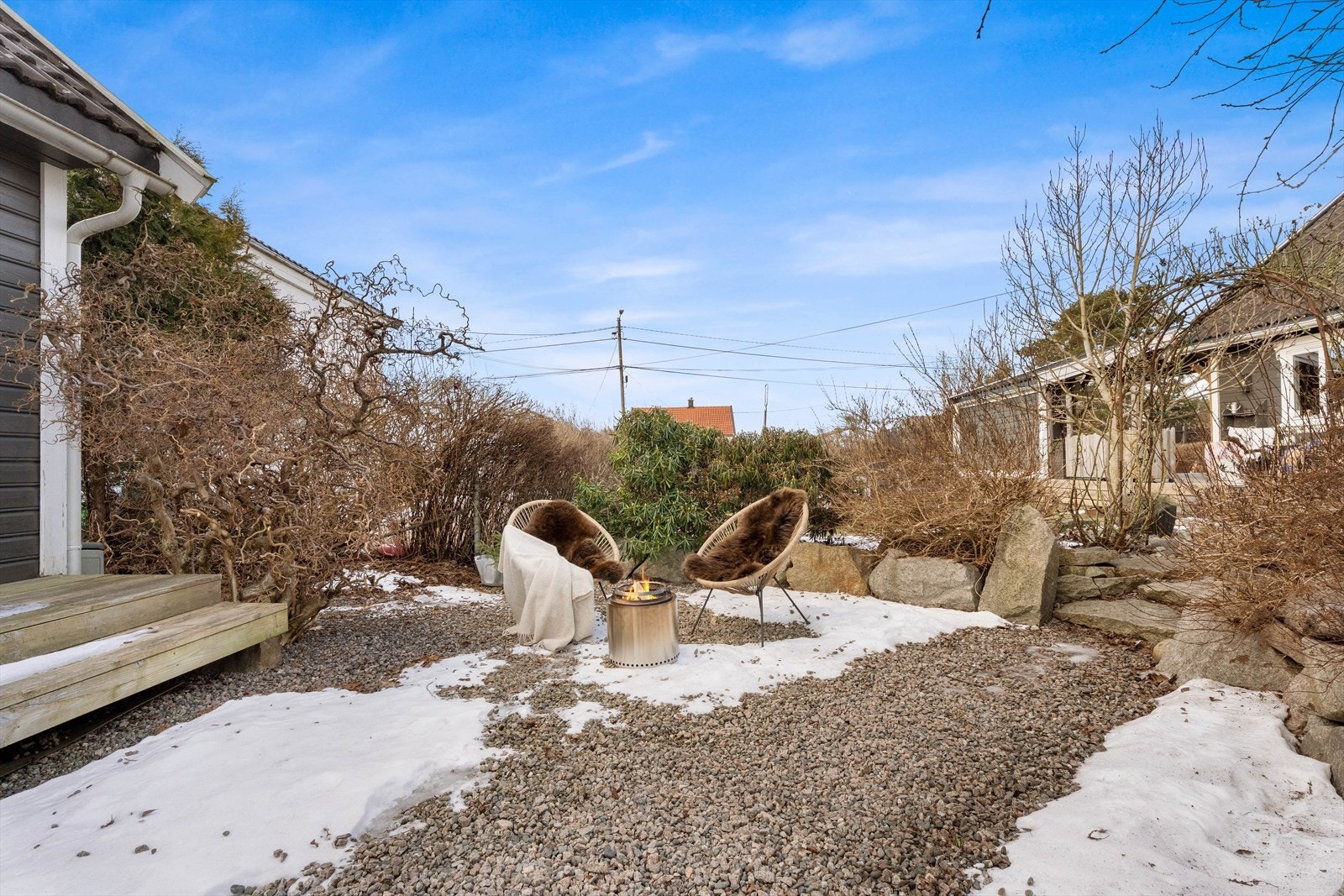 En skjermet krok i hagen, perfekt for en kaffekopp. Galleribilde