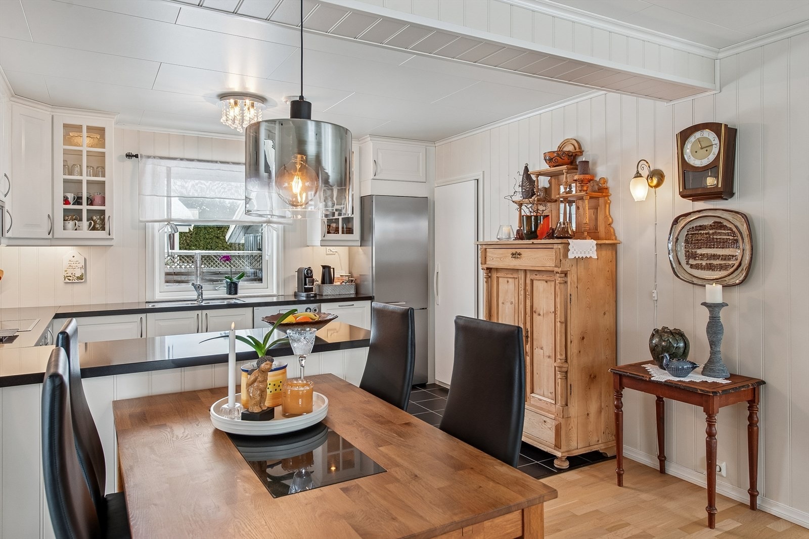 Spiseplass og kjøkken Galleribilde