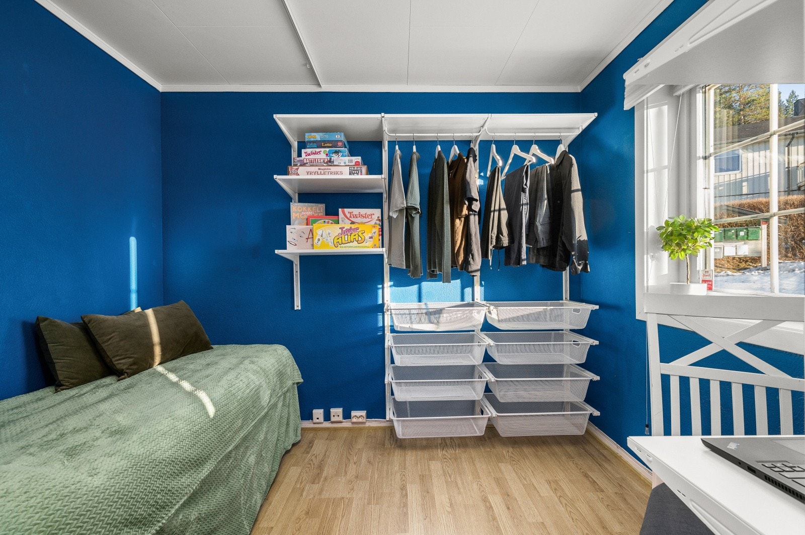 Soverom 3 er målt til 6 m² og har god plass til seng og garderobeløsning. Galleribilde