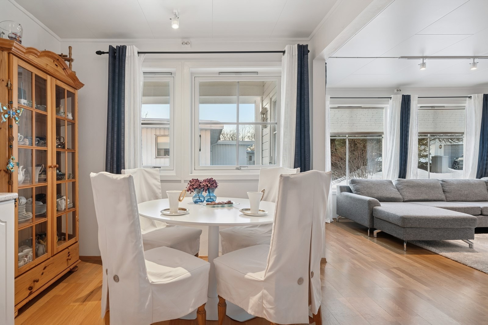 Spisegruppen tar plass i egen sone og inviterer til sosiale og hyggelige måltider med kjente og kjære. Galleribilde