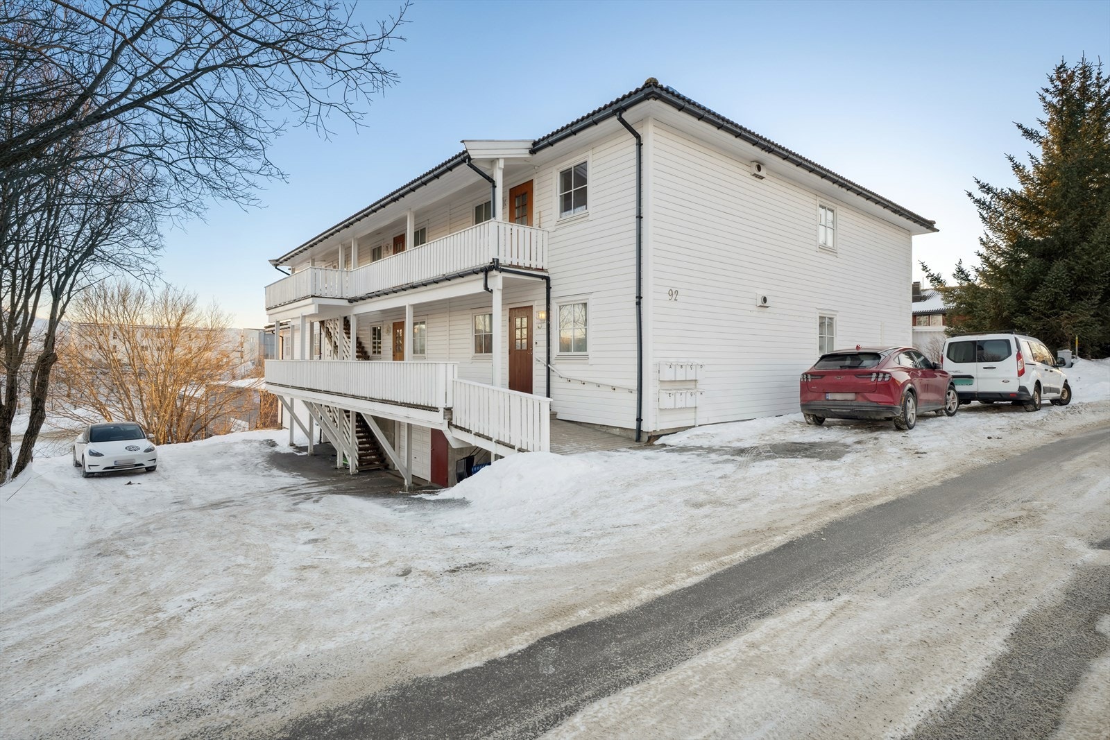 Leiligheten har enkel adkomst på bakkeplan. Galleribilde