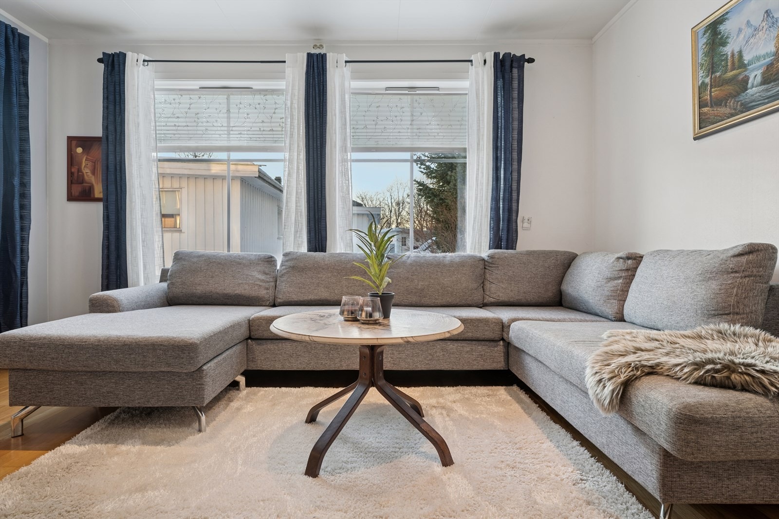 Gode vindusflater sørger for at rommet får godt med naturlig lys. Galleribilde