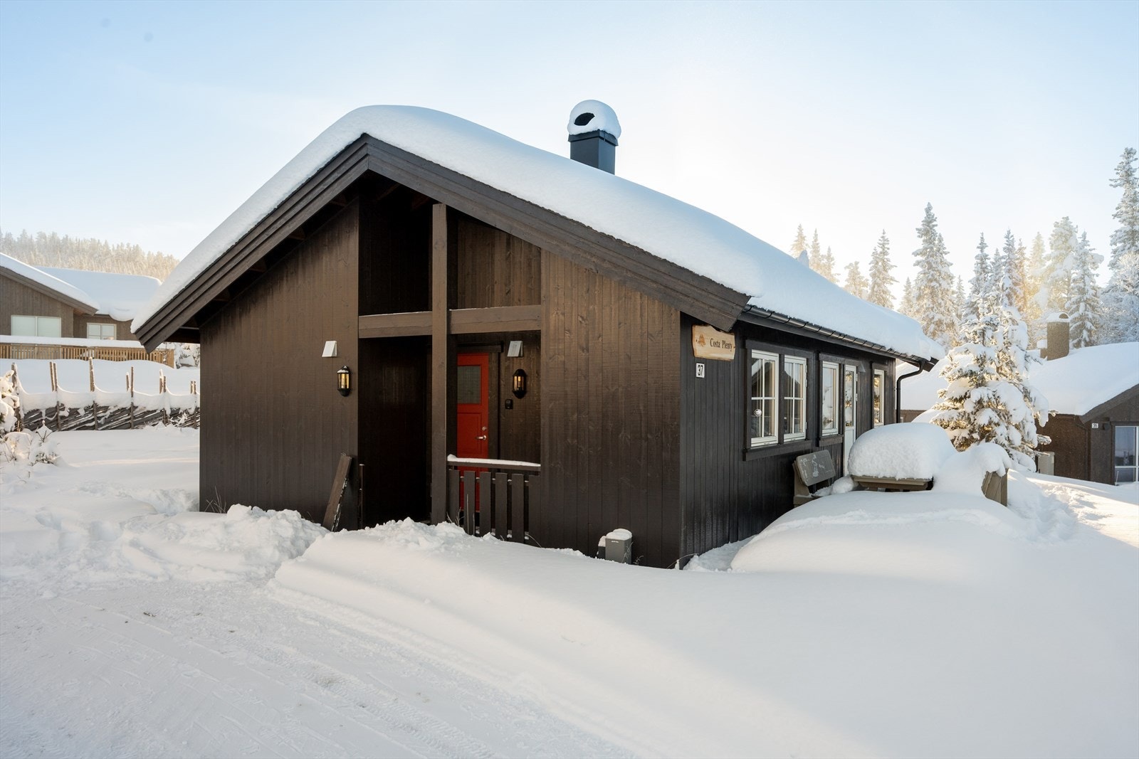 Det er enkel adkomst og parkering rett utenfor døra. Galleribilde