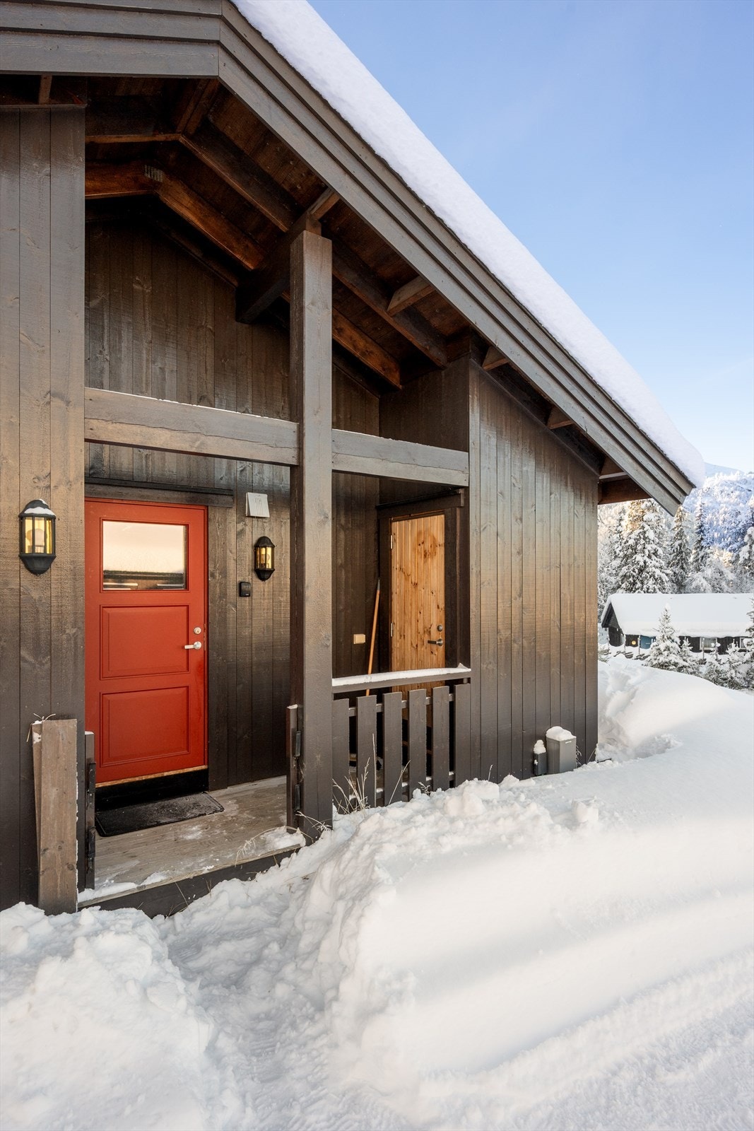 Overbygd inngangsparti - velkommen inn! Galleribilde