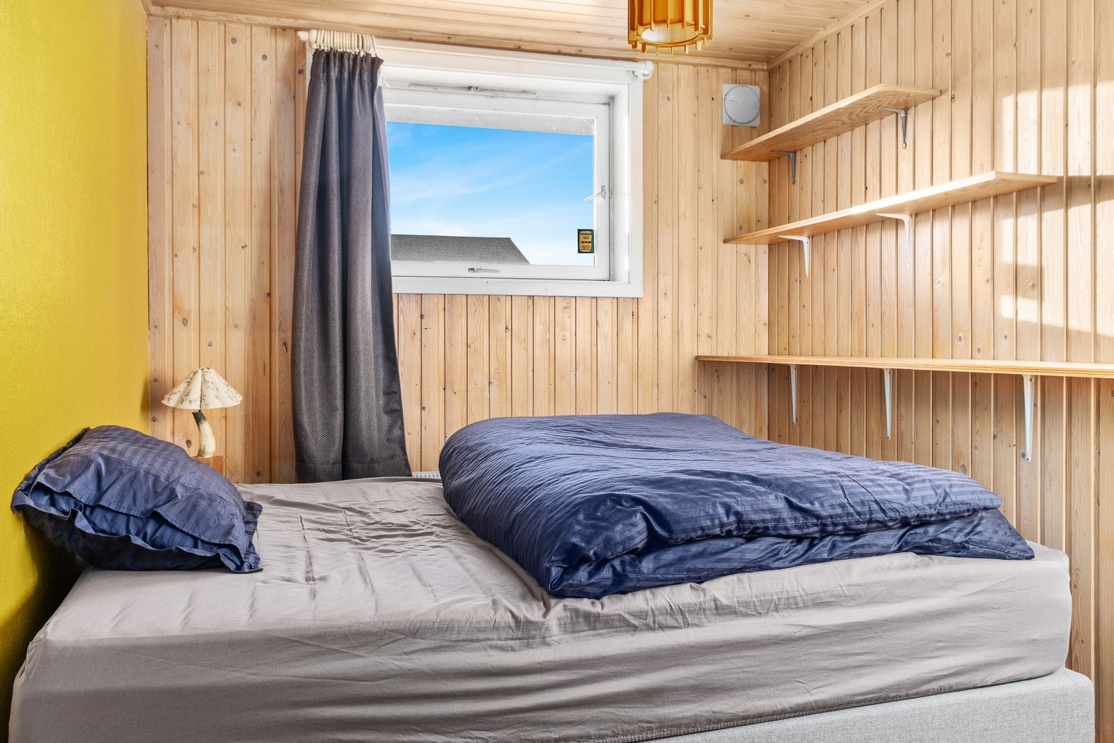 Det andre soverommet i kjeller. Disse er ikke omsøkt fra bod til soverom. Galleribilde