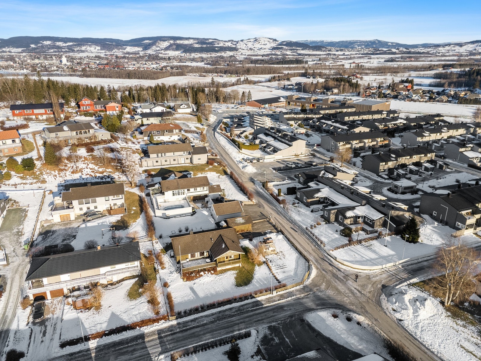 kort gangastand til skole, barnehage og aktivitets park. Galleribilde